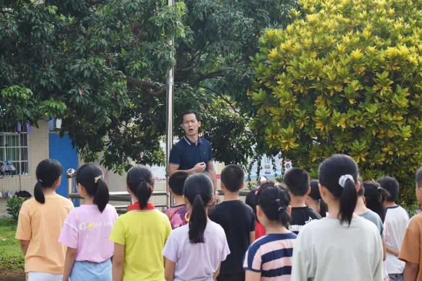 被困在殿堂的学生